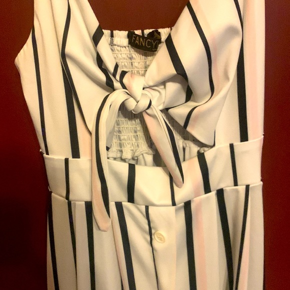 Pretty Dress - Picture 2 of 3